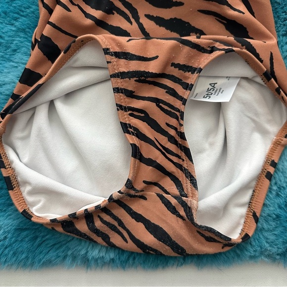 Carter’s Girls One Piece Tiger Swimsuit Size 5 - Picture 14 of 14